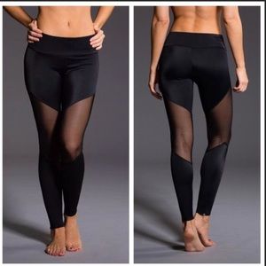 NWT Onzie Black Mesh Leggings Size S/M